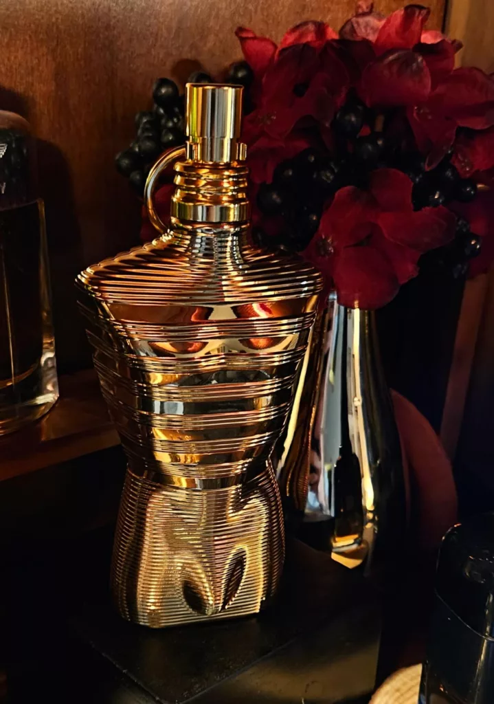 Najpopularniejsze perfumy damskie i męskie w 2025 roku – trendy zapachowe- Freedo.pl